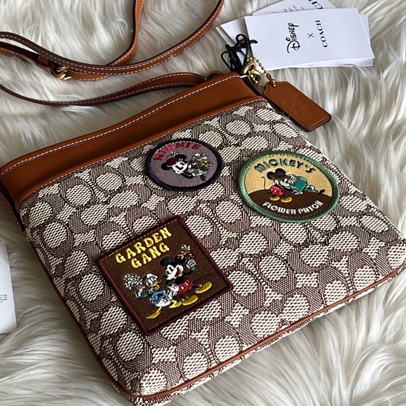 CH491 - Disney X Coach Kitt Messenger Crossbody in Signature Textile Jacquard - Picture 5 of 12